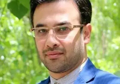 It seems that Qasem Makarem is not the grandson of Ayatollah Makarem