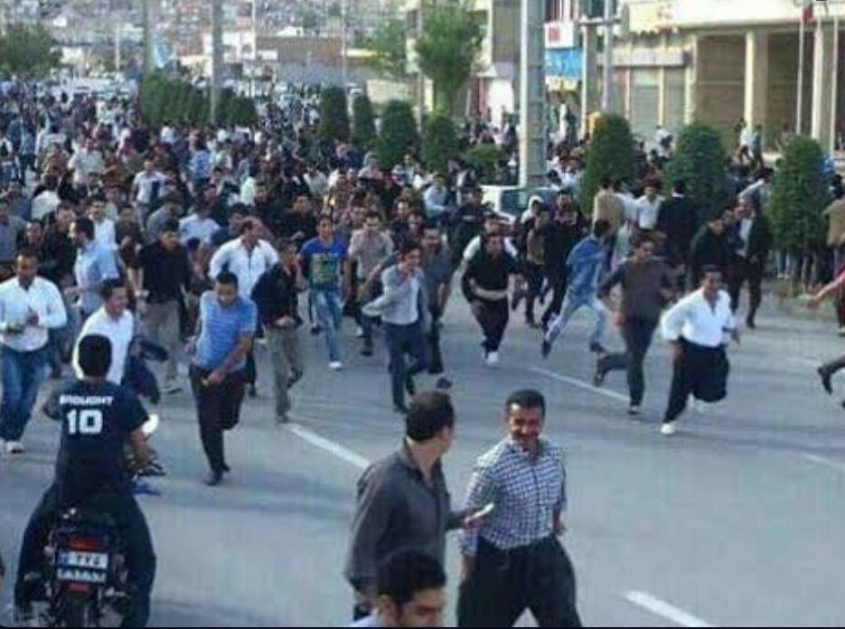 Hengaw: Several Government Offices in Mahabad Taken Over by People