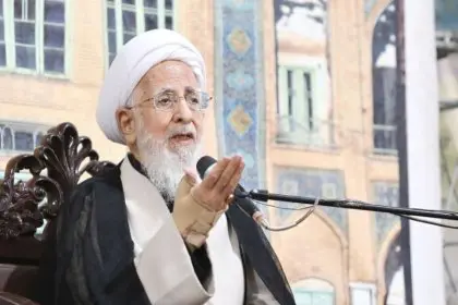 Javadi Amoli: If There Is a Gap Between the People and Their Livelihood, There Will Be No Sign of Religion