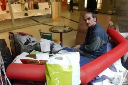 Mehran Karimi dies at Charles de Gaulle Airport in Paris after 18 years