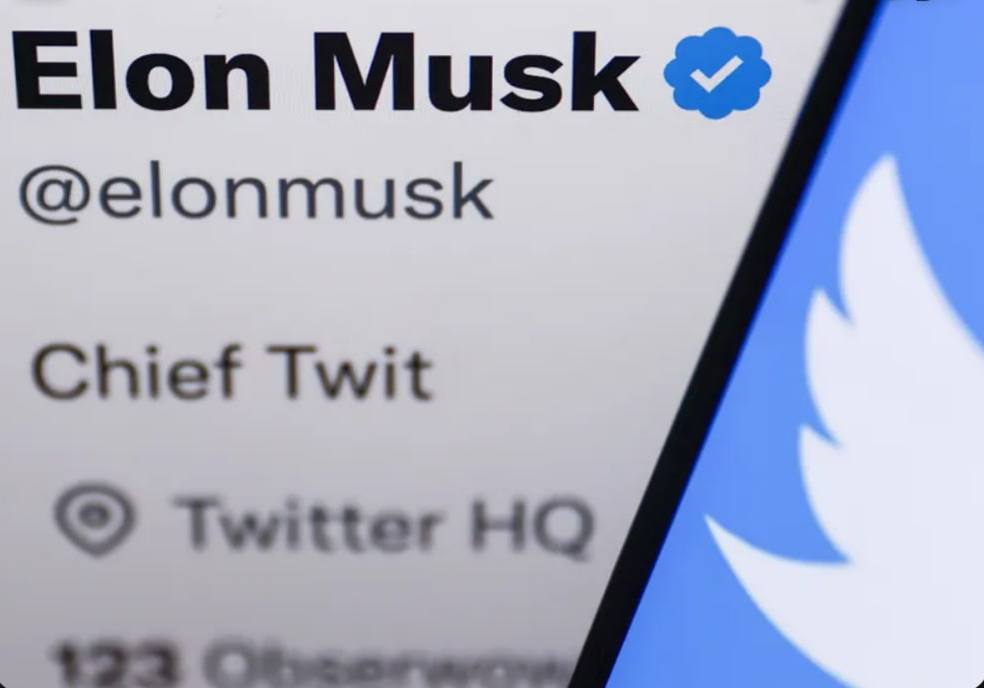 Elon Musk makes money with the blue check on Twitter