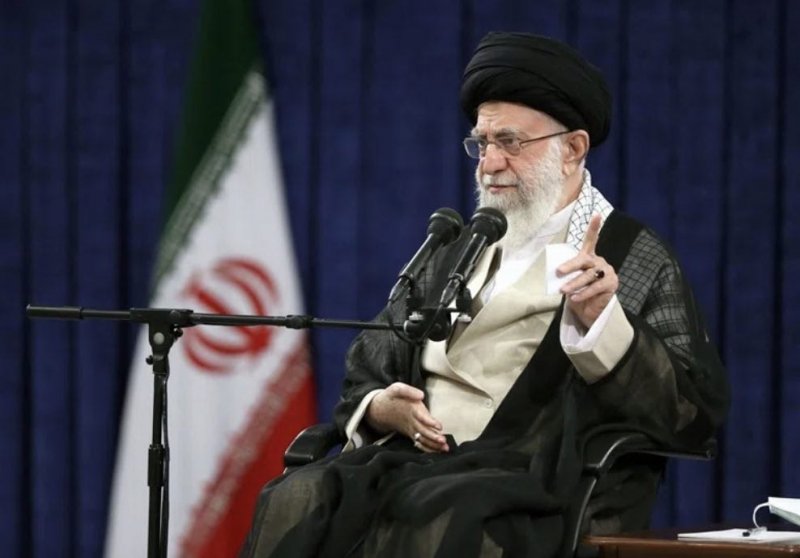 Ayatollah Khamenei: Today's Youth, Unlike the Past, is a Mature and Wise Element