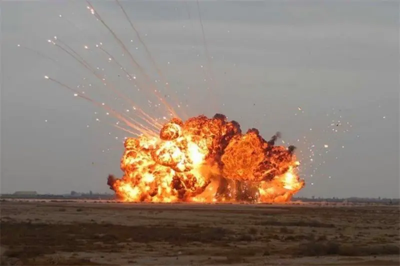 The central room of the large power station in the city of Hedra exploded