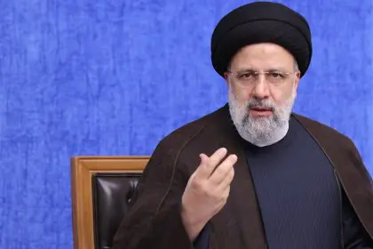 Where Has Raisi Engaged in Dialogue with Protesters So Far, According to Sazandegi Newspaper?