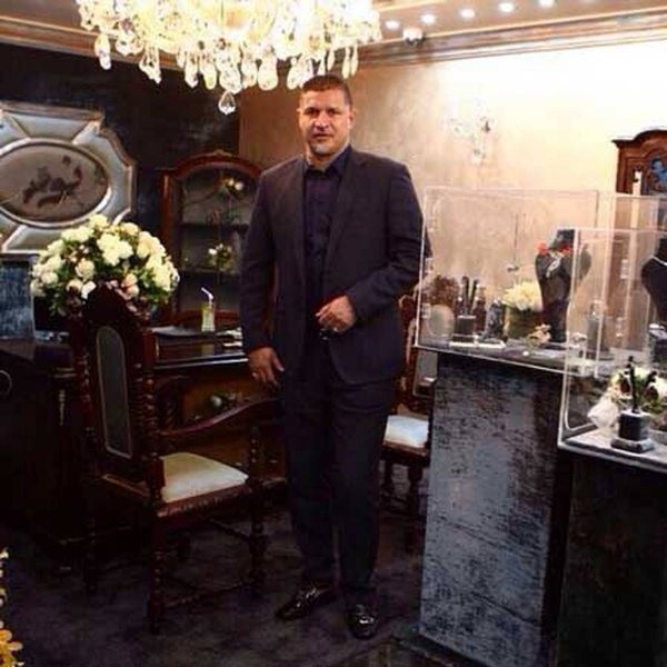 Fars News Agency Reports the Sealing of Nouri Ali Daei's Restaurant and Jewelry Store Due to Strike