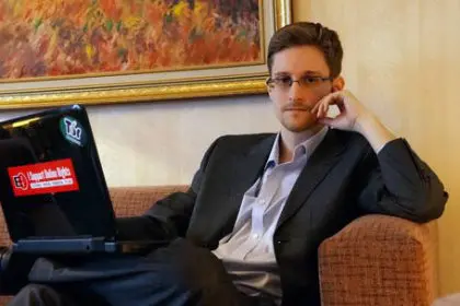 Snowden Obtains Passport by Taking Oath of Allegiance to Russia