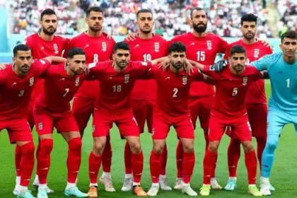 Who is the successor of Queiroz on the national team's bench