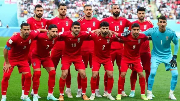 Who is the successor of Queiroz on the national team's bench