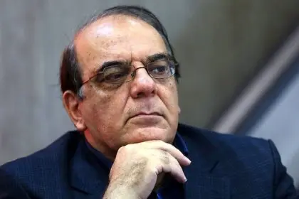 Abbas Abdi Criticizes the Economic Situation: How Does the Government Allow Itself to Speak of the Train of Progress?