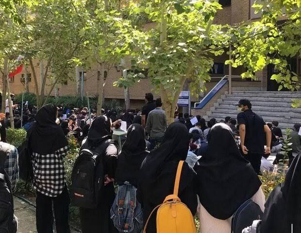 Allameh University Student Affairs Deputy: 20 Students Banned from Entry