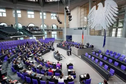 43 German Representatives Call for Tougher Measures Against Iran