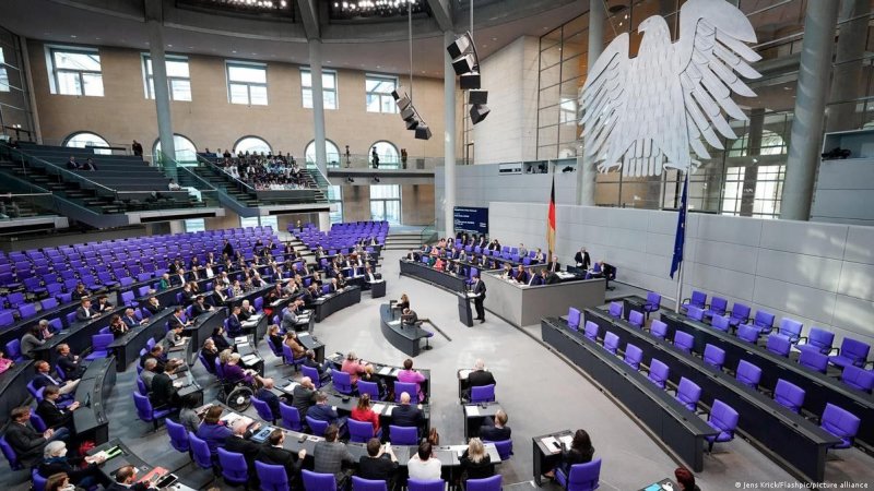 43 German Representatives Demand Stricter Measures Against Iran