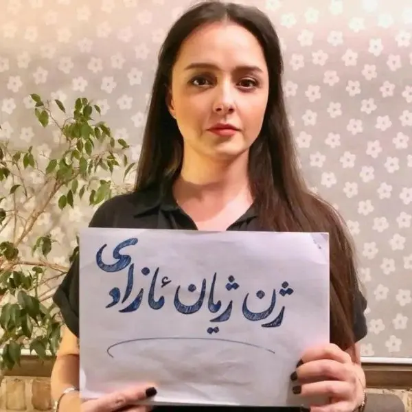 Juliette Binoche Supported Taraneh Alidoosti by Sharing This Photo
