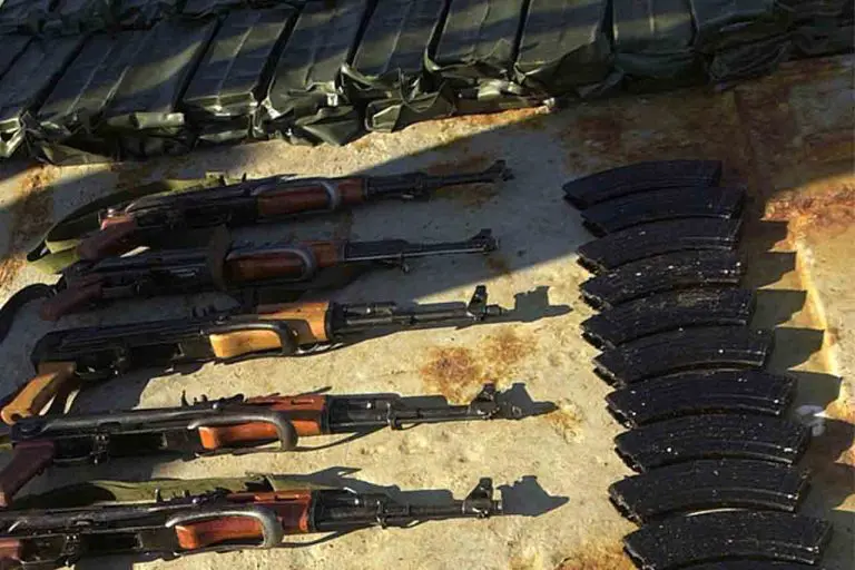The US Navy seized two thousand Kalashnikov rifles from Iran