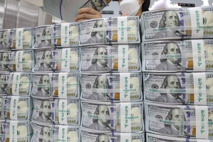 Iran's deposits with foreign banks exceeded $185 billion