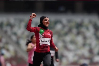 Farzaneh Fasihisarood did not sing and dedicated her medal to the people