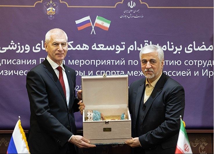 The presence of the Minister of Sports and two Russian sports teams in Iran