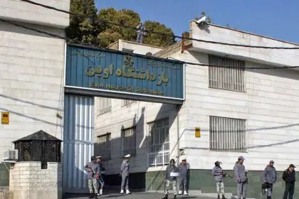Dispatching Committees to Prisons to Select Those to be Pardoned