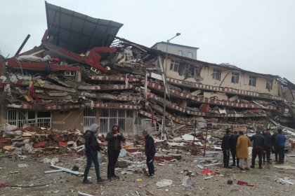 The death toll from the earthquakes in Turkey and Syria has reached 4,200