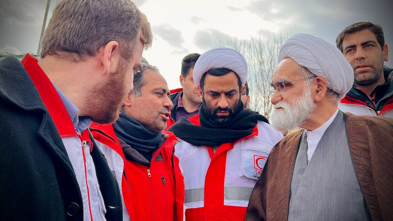 Visit of Iran's Special Representative to the Emergency Housing Camps in Khoi