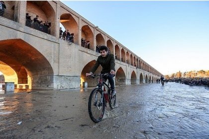 The flow of water reached the dried bed of Zayandehrud River in Isfahan