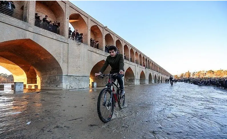 The Flow of Water Reached the Dried Bed of Zayandeh Rud River in Isfahan