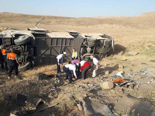 20 injured in a bus overturning accident in Zabol