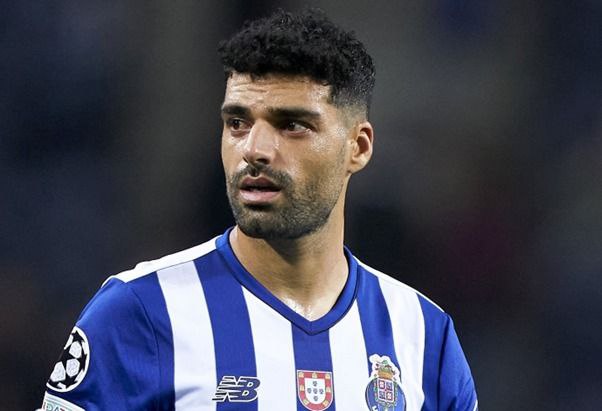 Mehdi Taremi's shirt auctioned for the benefit of a Portuguese child