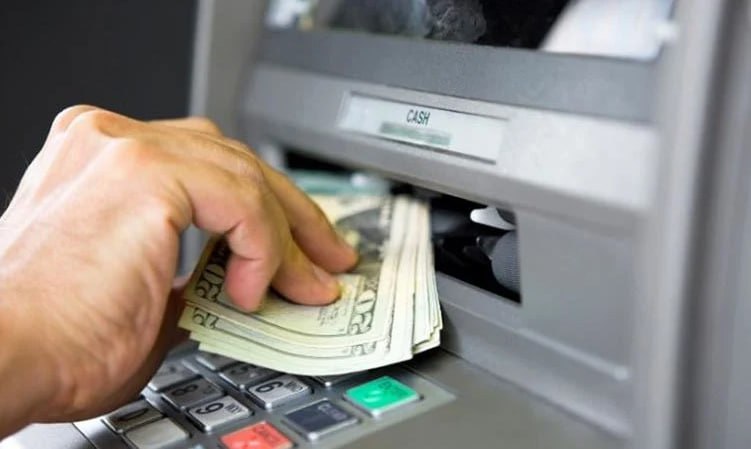 Commencement of selling travel currency through ATMs at the airport