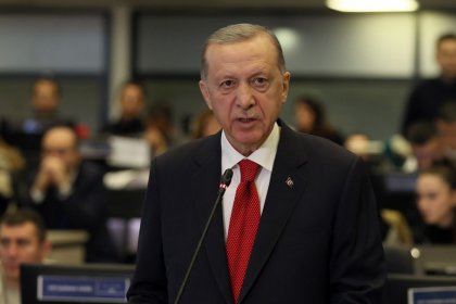 Erdogan apologizes to earthquake victims