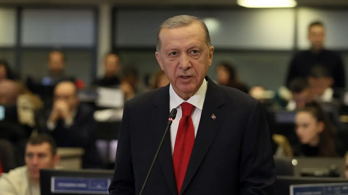 Erdogan Apologizes to Earthquake Victims