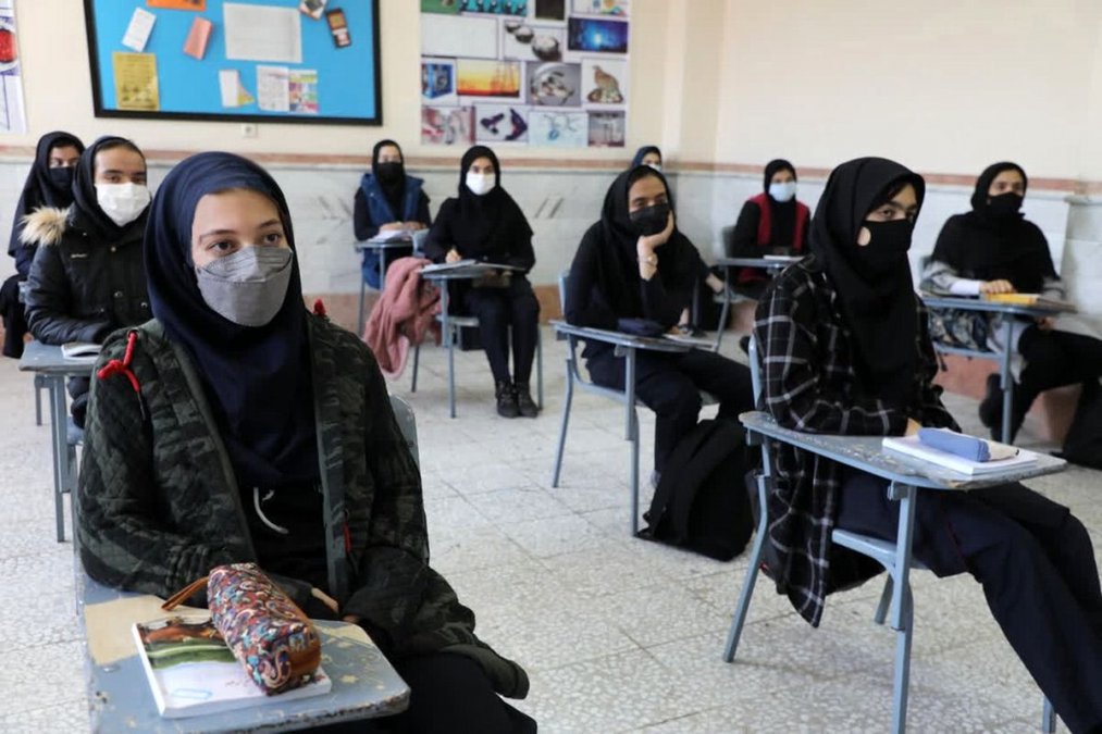 Poisoning of female students in two schools in Hamedan