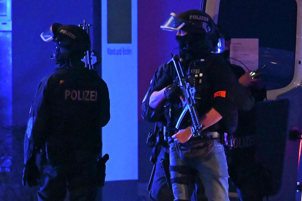Shooting in Hamburg leaves 6 dead