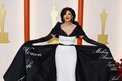 Names of the Victims of Protests on Aghdashloo's Dress at the Oscars