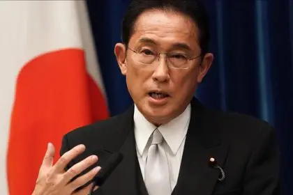Japanese Prime Minister Makes Unannounced Visit to Ukraine