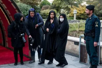 Arrest of 3 People in Yazd Following Clash Over Mandatory Hijab