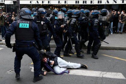 13,000 French police ready simultaneously with new protests