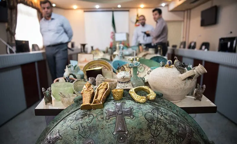 Members of the Largest Historical Artifact Smuggling Ring in Iran Arrested