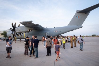 The departure of diplomats and foreign nationals from Sudan continues