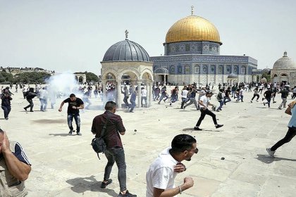 Israel's attack on Al-Aqsa Mosque coincides with an airstrike