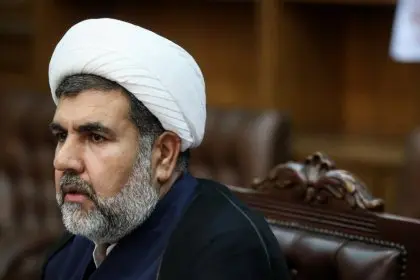 Mousa Ghazanfari Abadi Calls for Banning Services to Unveiled Women