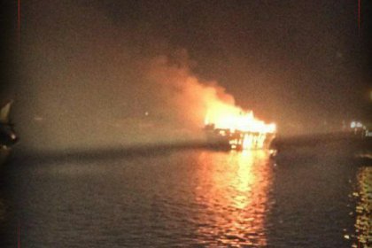 Fire in 5 boats at Asalouyeh Port, Bushehr