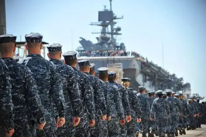 US Warship Passes Through Taiwan Strait
