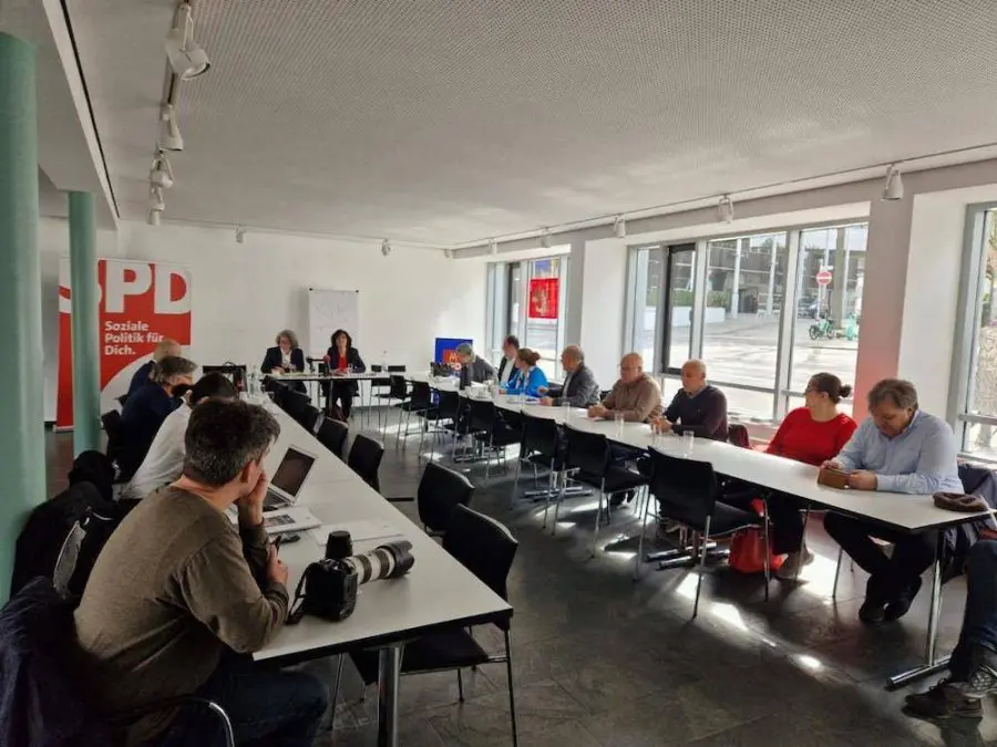 Presentation of Resolution by Iranian Activists to German Social Democratic Party Representatives