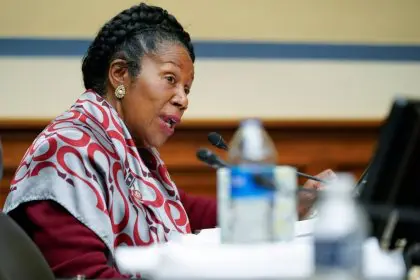 US Representatives Condemn the Poisoning of Girls in Iran