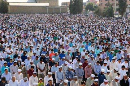 Celebrating Eid prayer in elderly regions and provinces of Iran