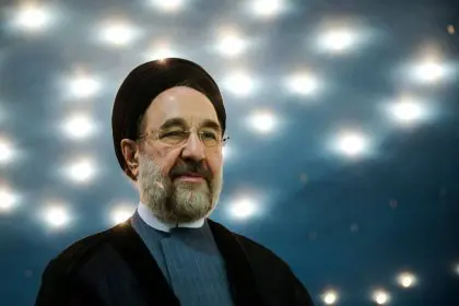 Kayhan Newspaper's Anger at Khatami: Leader of the Uprising Against People's Vote Claims to Support Republic