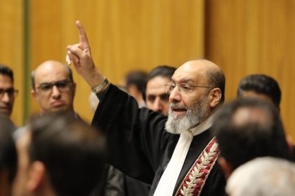 Disruption in the Bar Association's Event Due to the Use of Ties