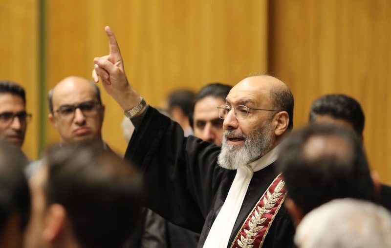 Disruption in the Bar Association's Event Due to the Use of Ties