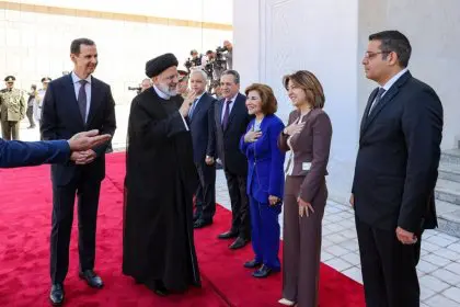 Parviz Parastouei's Criticism of Raisi's Contradictory Behavior Regarding Hijab